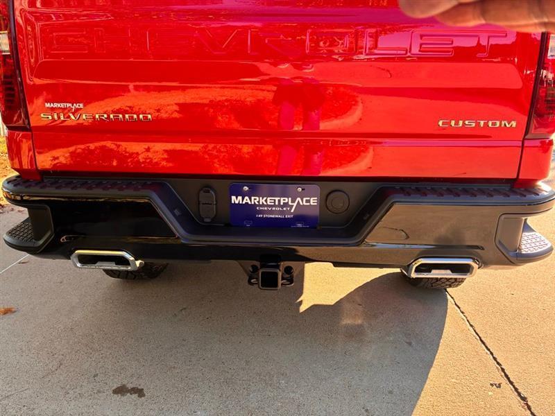 Chevrolet Silverado 1500 Trail Boss Custom Crew Cab 4WD 2026