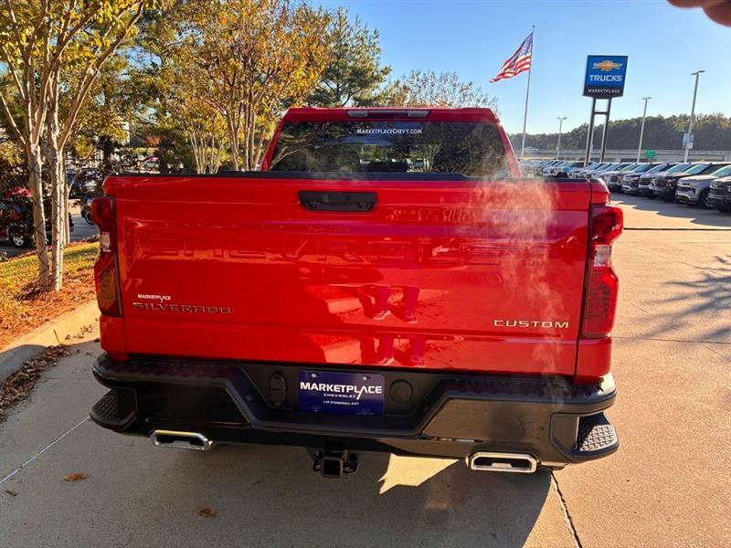 Chevrolet Silverado 1500 Trail Boss Custom Crew Cab 4WD 2026