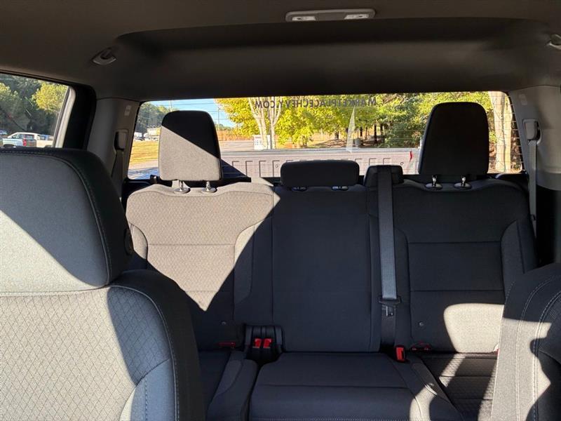 Chevrolet Silverado 1500 Trail Boss Custom Crew Cab 4WD 2026