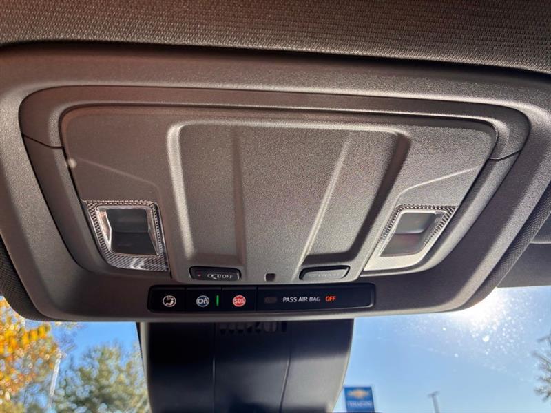 Chevrolet Silverado 1500 Trail Boss Custom Crew Cab 4WD 2026