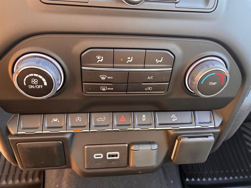 Chevrolet Silverado 1500 Trail Boss Custom Crew Cab 4WD 2026