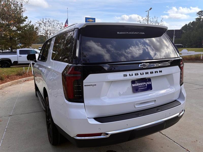 Chevrolet Suburban LS 2026