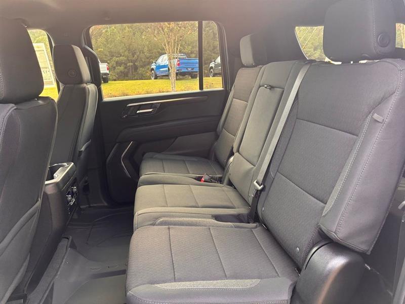 Chevrolet Suburban LS 2026