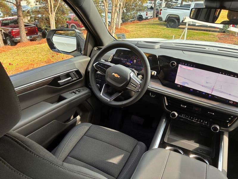 Chevrolet Suburban LS 2026