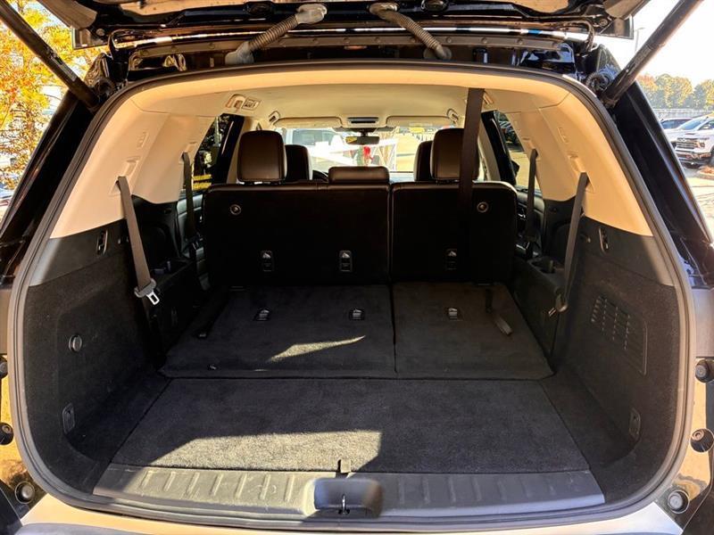 Nissan Pathfinder SL 2023