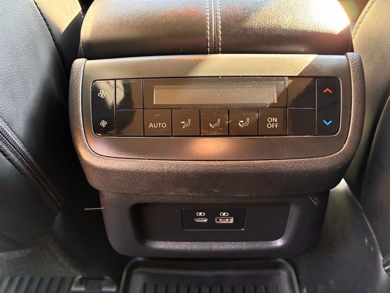 Nissan Pathfinder SL 2023