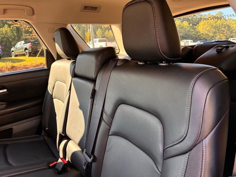 Nissan Pathfinder SL 2023