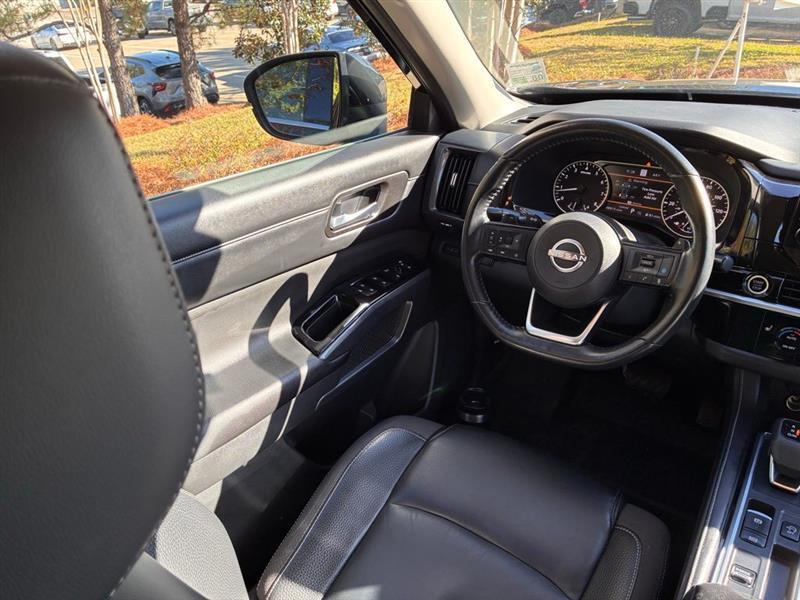 Nissan Pathfinder SL 2023