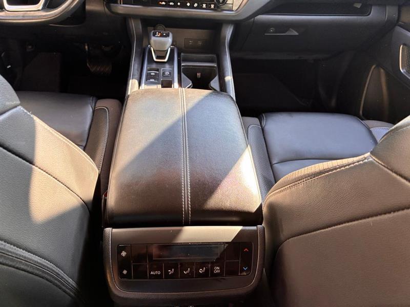 Nissan Pathfinder SL 2023