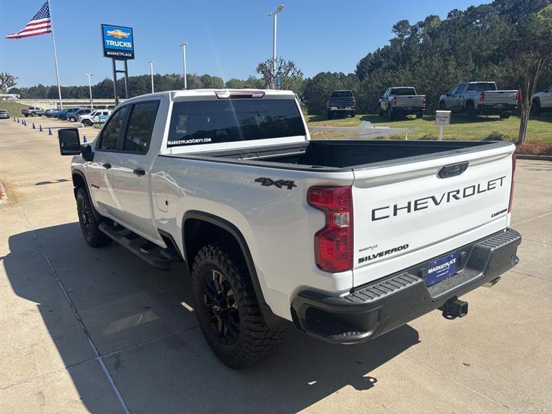 Chevrolet Silverado 2500HD Custom Crew Cab Long Box 4WD 2026