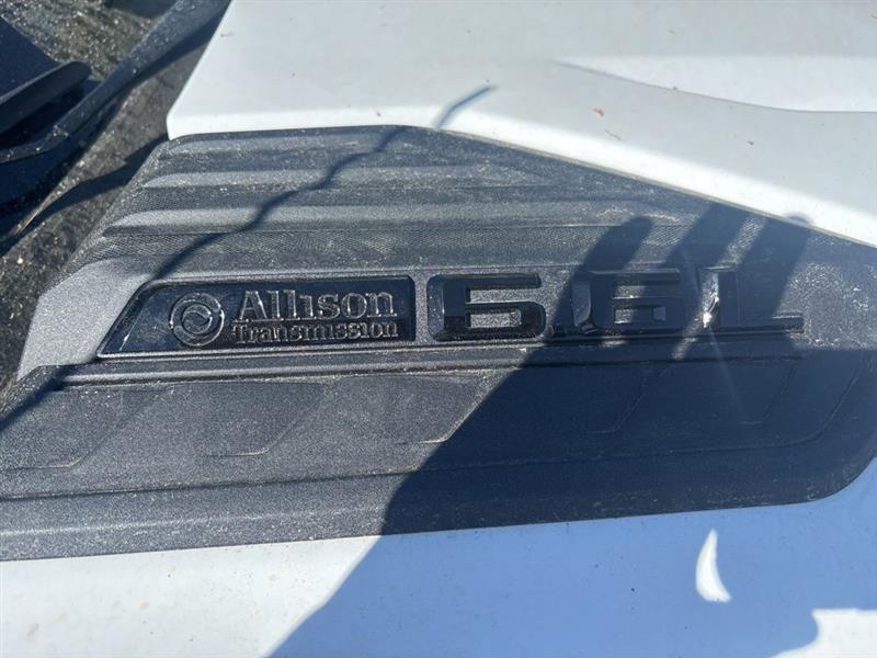 Chevrolet Silverado 2500HD Custom Crew Cab Long Box 4WD 2026