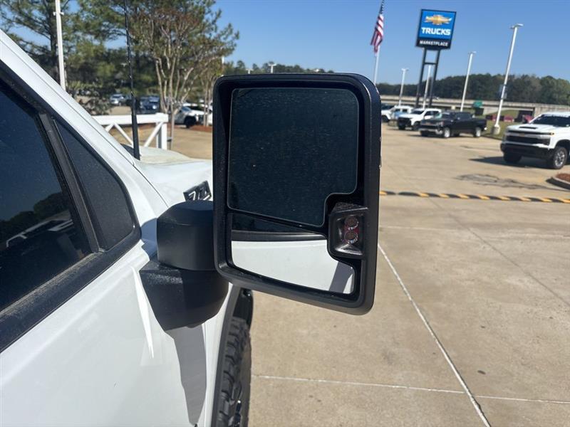 Chevrolet Silverado 2500HD Custom Crew Cab Long Box 4WD 2026