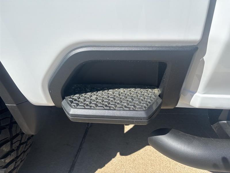 Chevrolet Silverado 2500HD Custom Crew Cab Long Box 4WD 2026