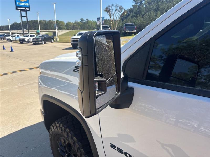 Chevrolet Silverado 2500HD Custom Crew Cab Long Box 4WD 2026