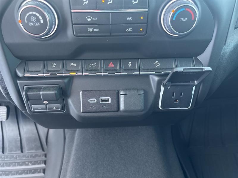 Chevrolet Silverado 2500HD Custom Crew Cab Long Box 4WD 2026