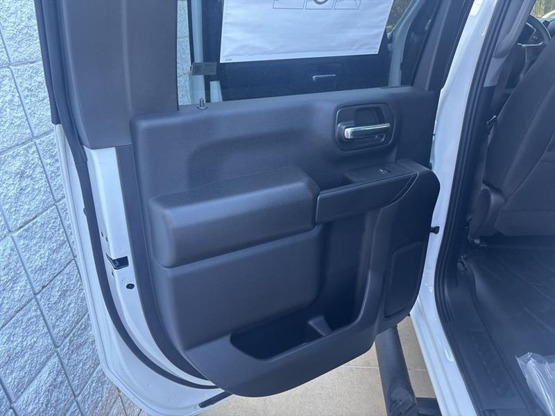 Chevrolet Silverado 2500HD Custom Crew Cab Long Box 4WD 2026