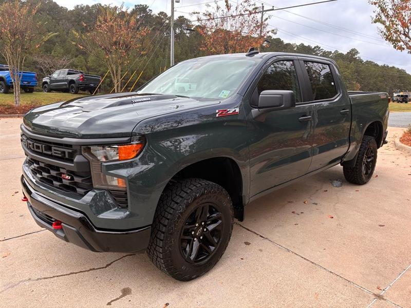 Chevrolet Silverado 1500 Trail Boss Custom Crew Cab 4WD 2026