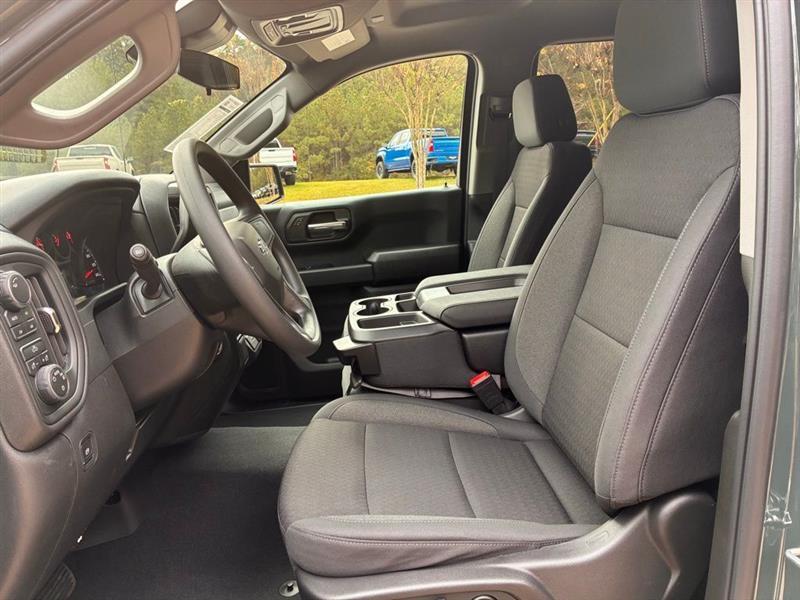 Chevrolet Silverado 1500 Trail Boss Custom Crew Cab 4WD 2026