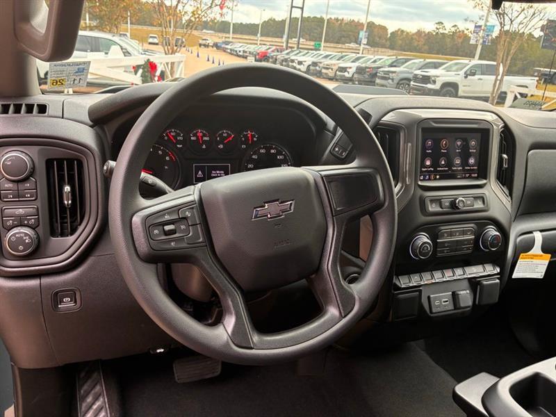 Chevrolet Silverado 1500 Trail Boss Custom Crew Cab 4WD 2026