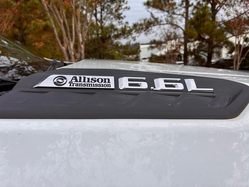 Chevrolet Silverado 2500HD Custom Double Cab Long Box 4WD 2024