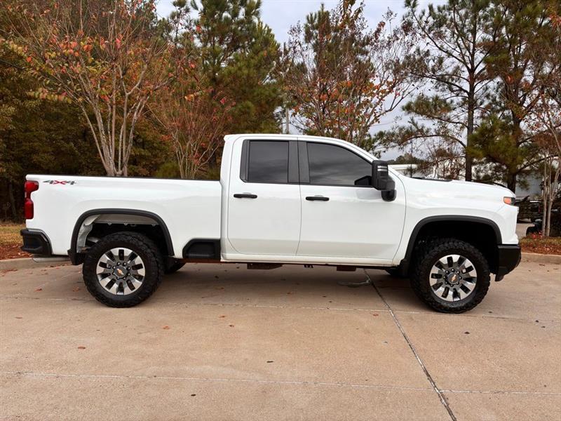 Chevrolet Silverado 2500HD Custom Double Cab Long Box 4WD 2024