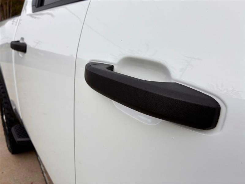 Chevrolet Silverado 2500HD Custom Double Cab Long Box 4WD 2024