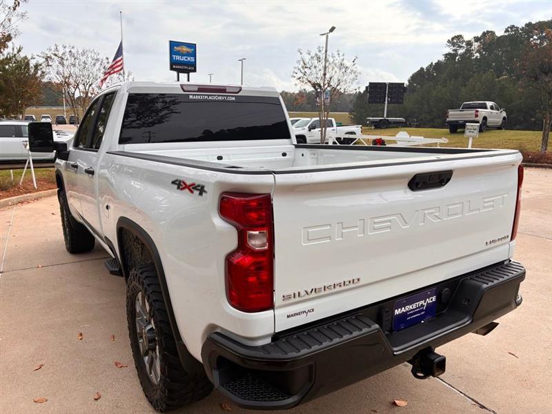 Chevrolet Silverado 2500HD Custom Double Cab Long Box 4WD 2024