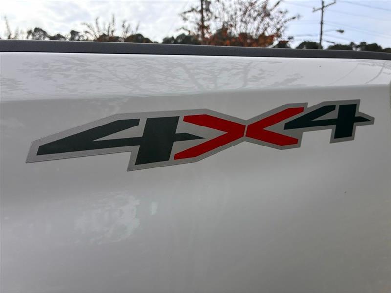 Chevrolet Silverado 2500HD Custom Double Cab Long Box 4WD 2024