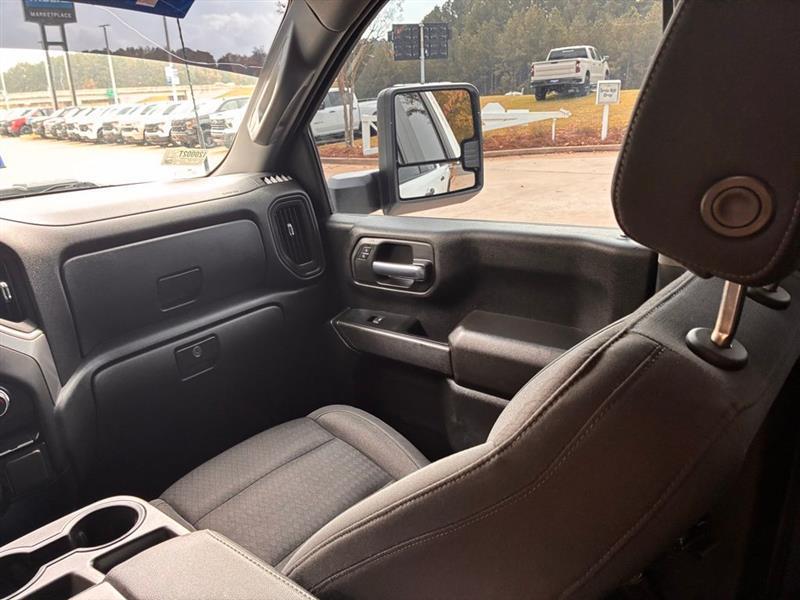 Chevrolet Silverado 2500HD Custom Double Cab Long Box 4WD 2024