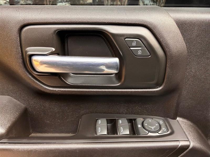 Chevrolet Silverado 2500HD Custom Double Cab Long Box 4WD 2024