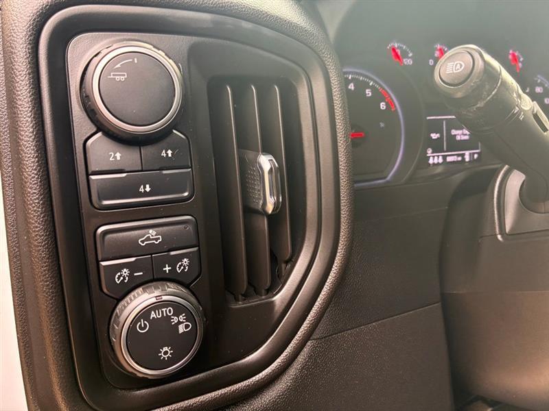 Chevrolet Silverado 2500HD Custom Double Cab Long Box 4WD 2024