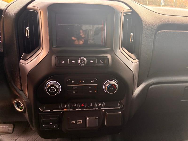 Chevrolet Silverado 2500HD Custom Double Cab Long Box 4WD 2024