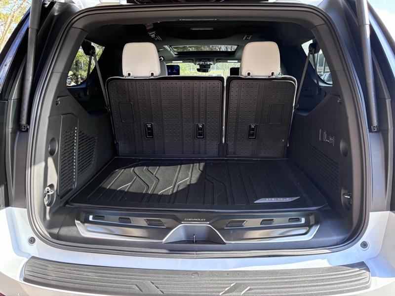 Chevrolet Suburban  2026