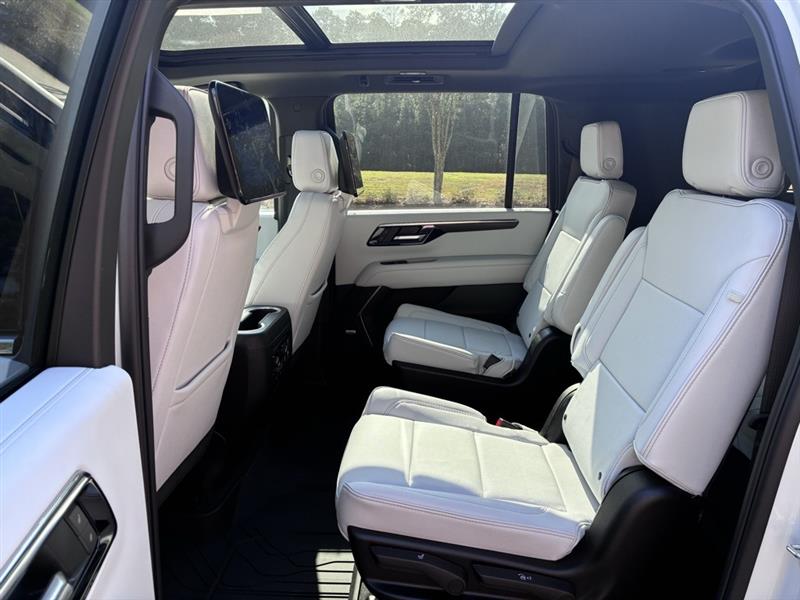 Chevrolet Suburban  2026