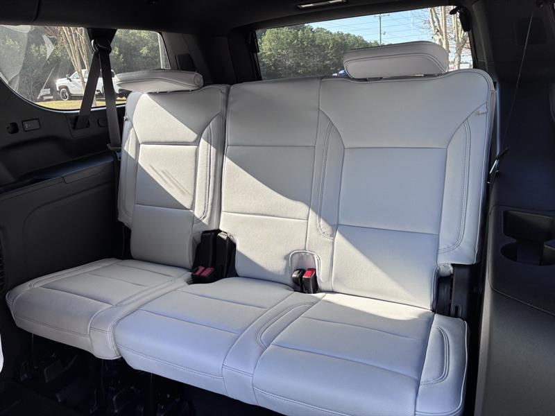 Chevrolet Suburban  2026