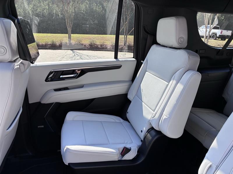 Chevrolet Suburban  2026