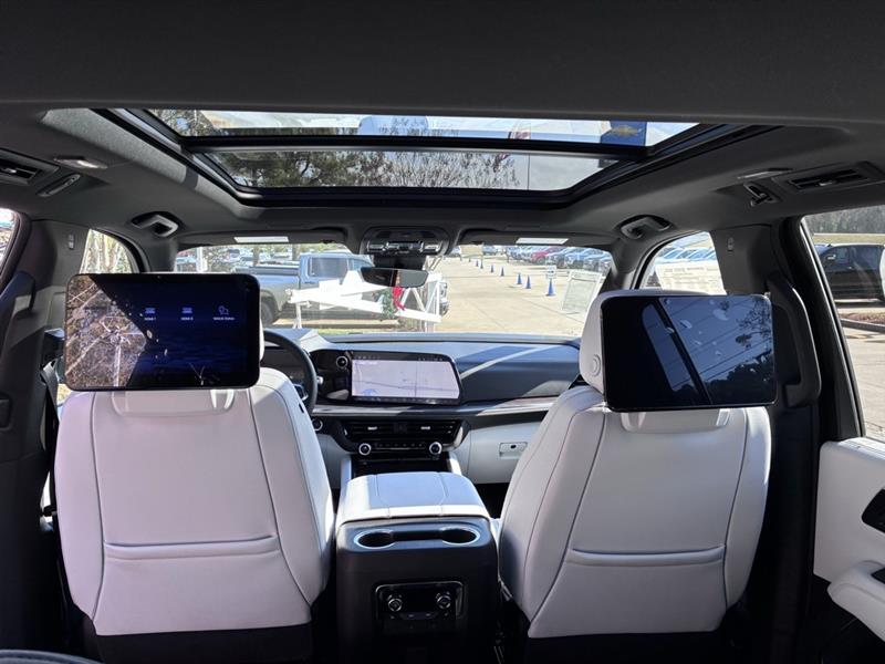 Chevrolet Suburban  2026