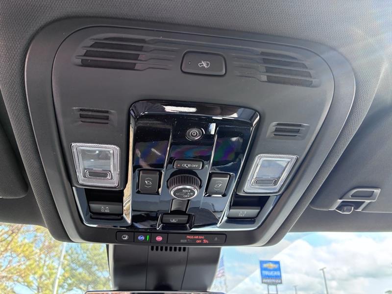 Chevrolet Suburban  2026