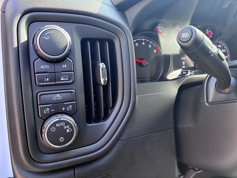 Chevrolet Silverado 1500 Work Truck Crew Cab 4WD 2026