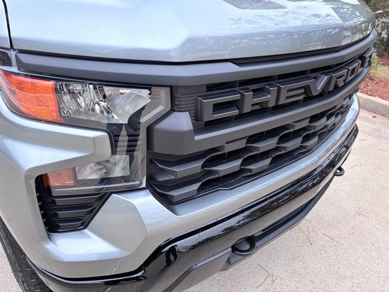 Chevrolet Silverado 1500 Trail Boss Custom Crew Cab 4WD 2026