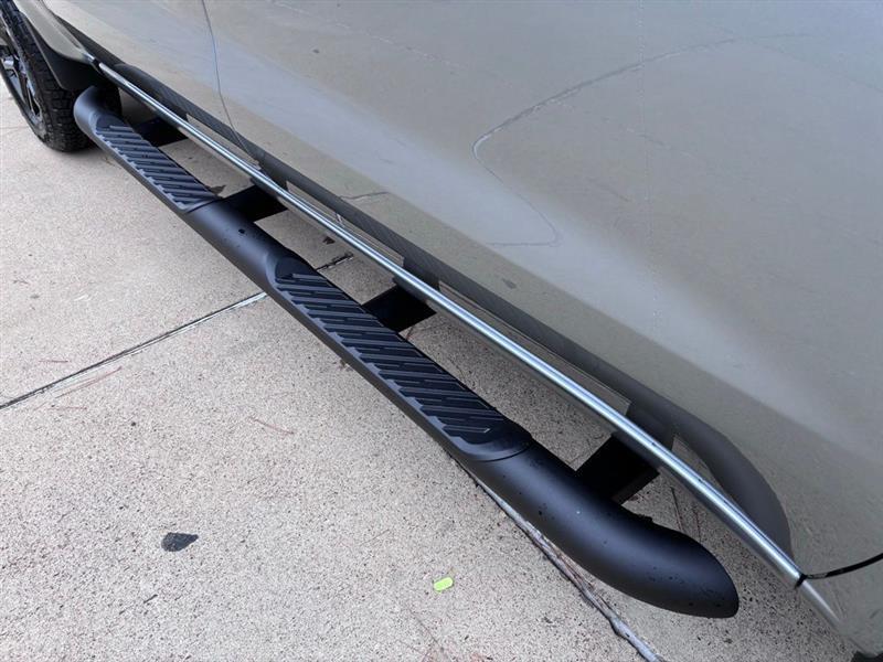 Chevrolet Silverado 1500 Trail Boss Custom Crew Cab 4WD 2026