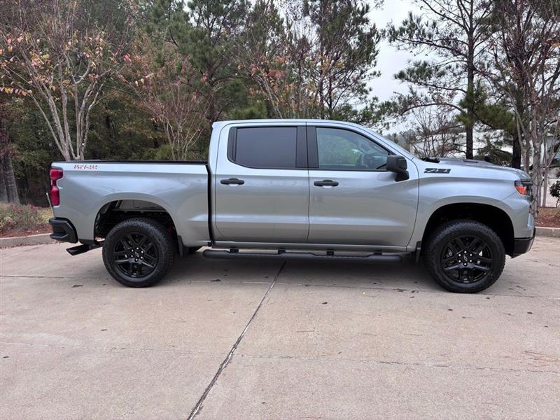Chevrolet Silverado 1500 Trail Boss Custom Crew Cab 4WD 2026