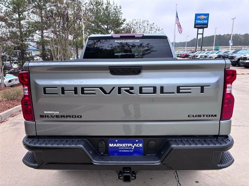 Chevrolet Silverado 1500 Trail Boss Custom Crew Cab 4WD 2026