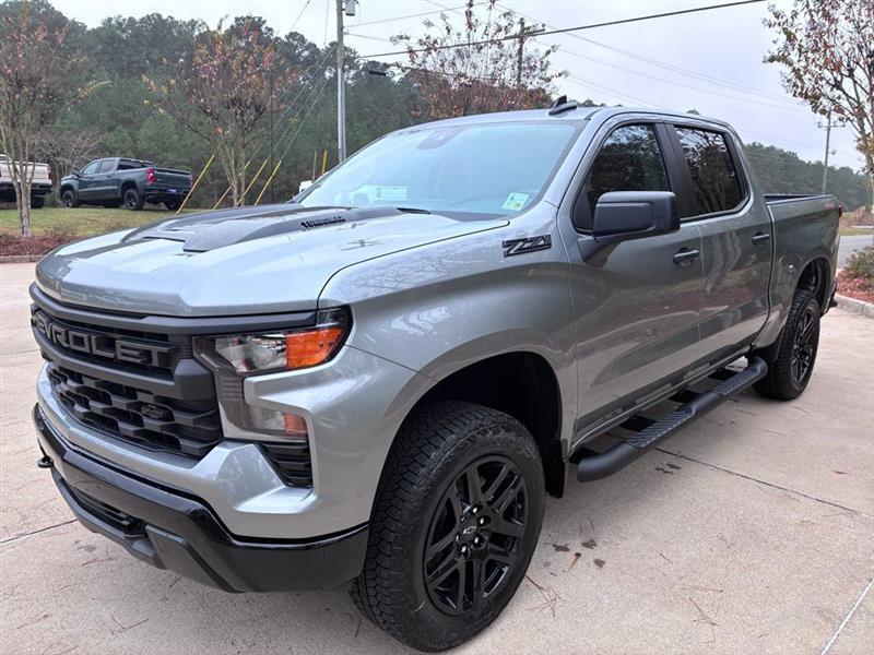 Chevrolet Silverado 1500 Trail Boss Custom Crew Cab 4WD 2026