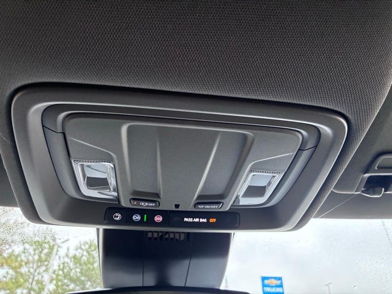 Chevrolet Silverado 1500 Trail Boss Custom Crew Cab 4WD 2026