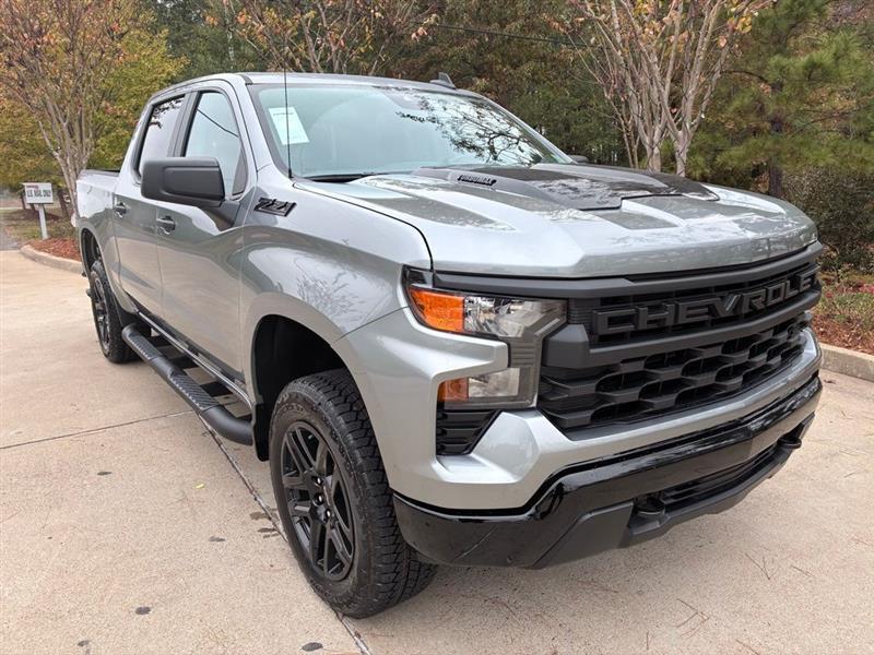 Chevrolet Silverado 1500 Trail Boss Custom Crew Cab 4WD 2026