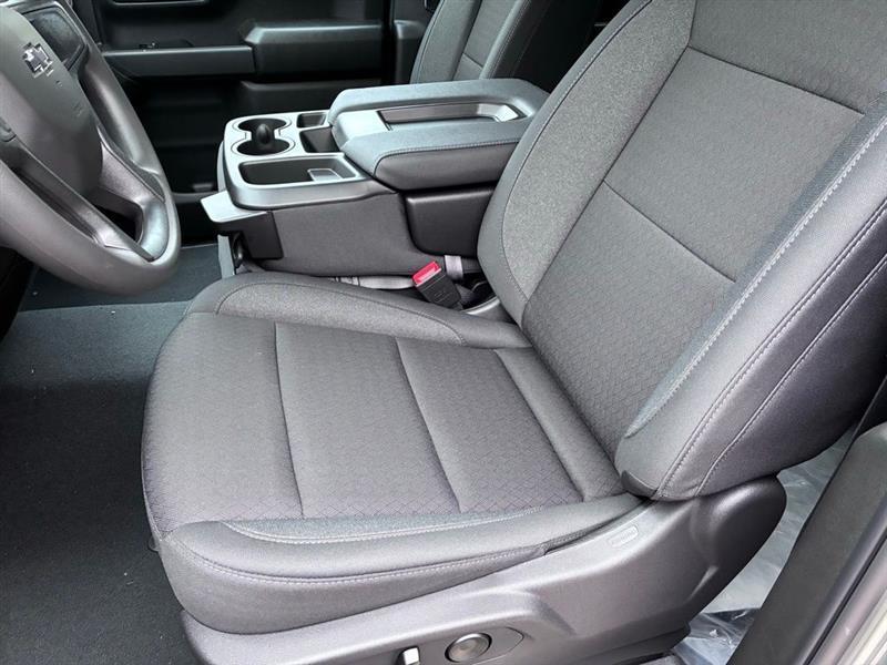Chevrolet Silverado 1500 Trail Boss Custom Crew Cab 4WD 2026