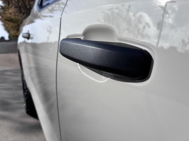 Chevrolet Silverado 1500 Trail Boss Custom Crew Cab 4WD 2026