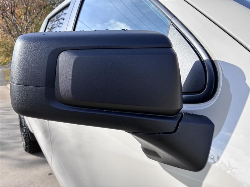 Chevrolet Silverado 1500 Trail Boss Custom Crew Cab 4WD 2026