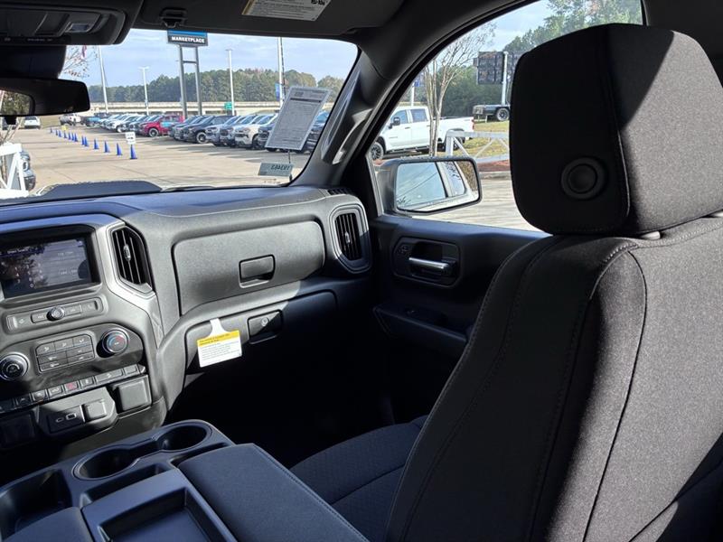 Chevrolet Silverado 1500 Trail Boss Custom Crew Cab 4WD 2026